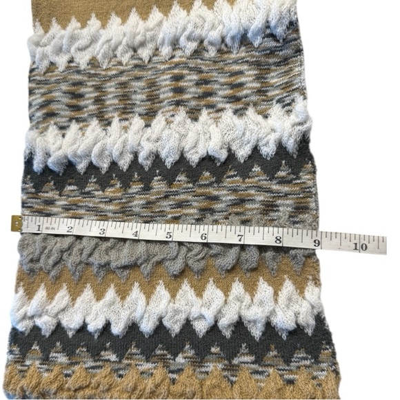 Collectioneighteen Cozy Knit Patterned Scarf with a Gray and Camel Design - Picture 8 of 9